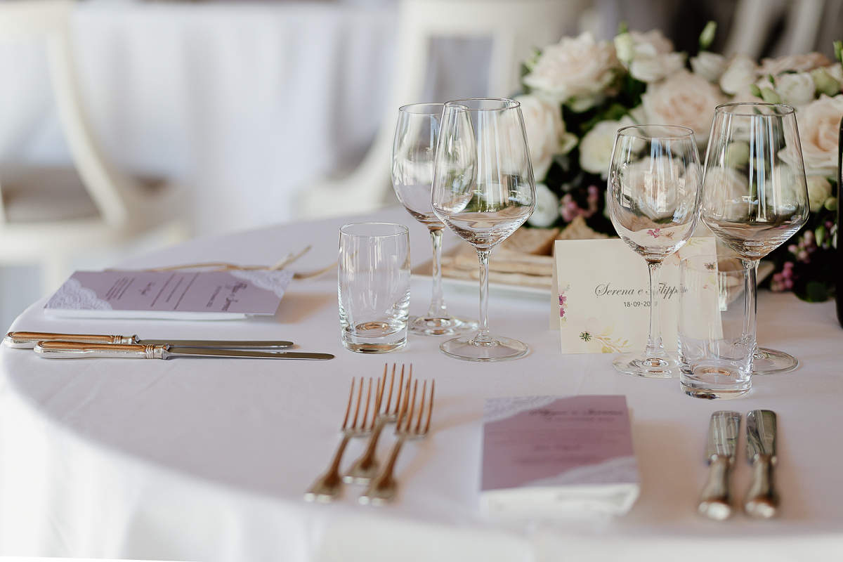 matrimonio al ristorante albergo Ca' Vittoria di Tigliole d'Asti. Particolare della tavola degli sposi