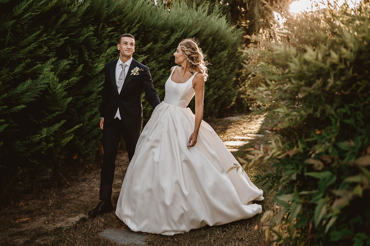 matrimonio al ristorante albergo Ca' Vittoria di Tigliole d'Asti.Foto di coppia.