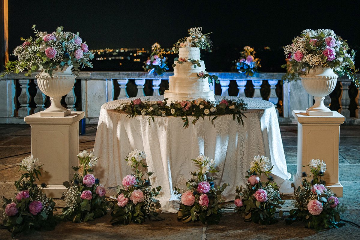 Matrimonio al Castello Canalis di Cumiana(TO). Taglio della torta