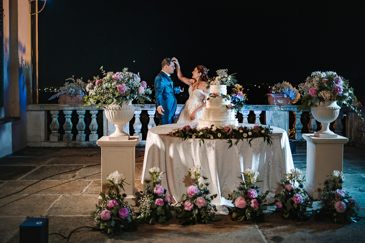 Matrimonio al Castello Canalis di Cumiana(TO). Taglio della torta