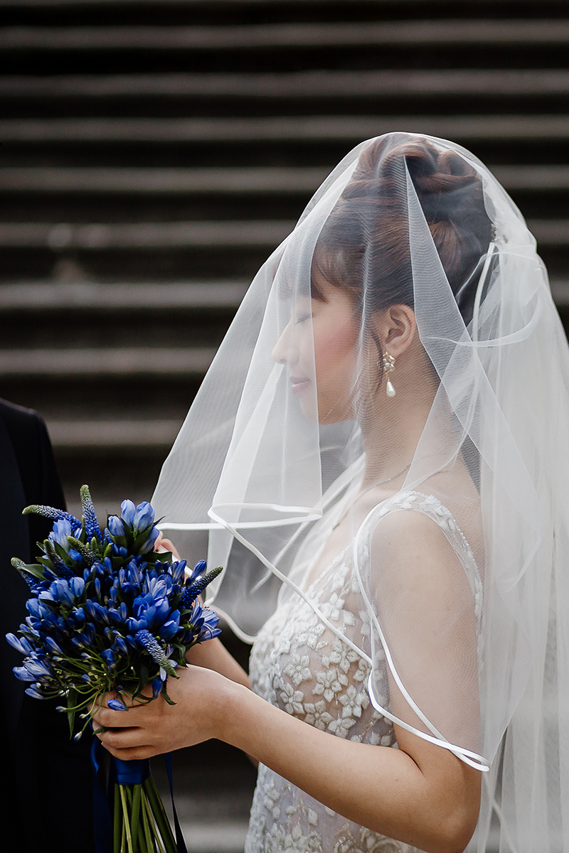 Castello di Collegno, matrimonio cinese. Cerimonia occidentale.Ritratto della sposa sotto il velo.