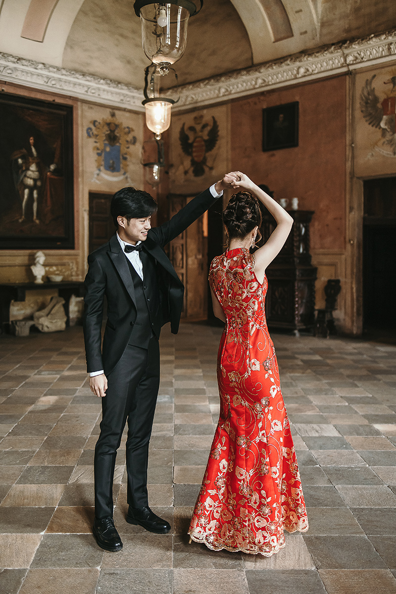 Castello di Collegno, matrimonio cinese. Cerimonia tradizionale. Preparazione della sposa. Ritratto degli sposi.