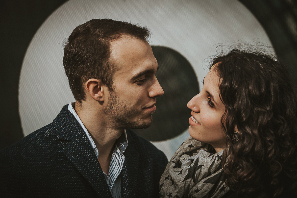 Engagement a Torino nella stazione di Porta Susa.