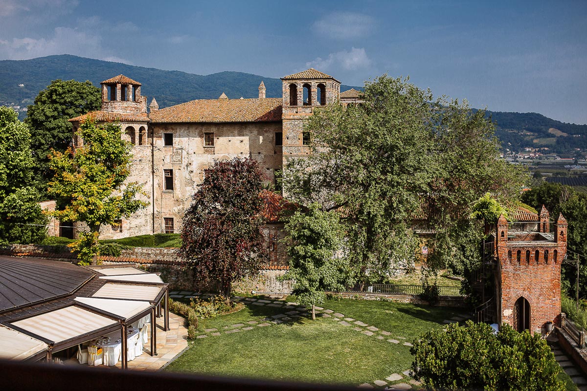 Castello Rosso di Costigliole di Saluzzo. Destination wedding.