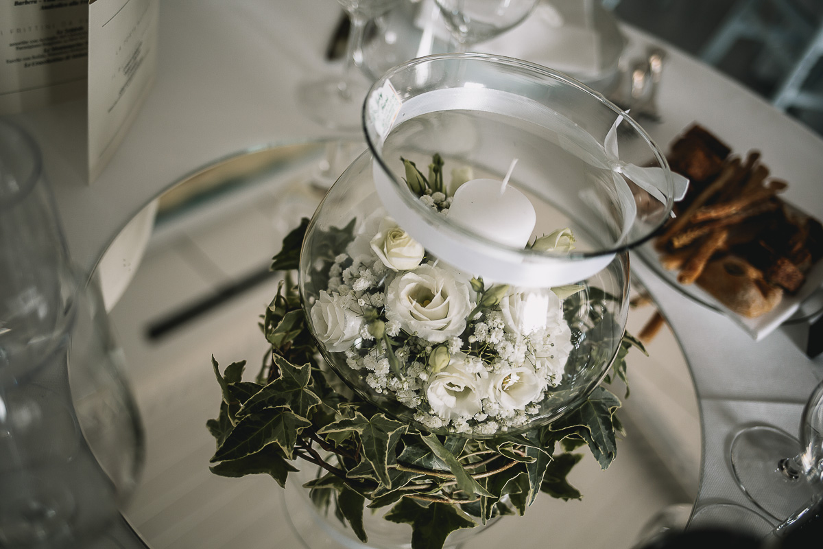 Matrimonio nella Villa dei Marchesi di Moncrivello. Servizio di coppia.Aperitivo.Centrotavola.