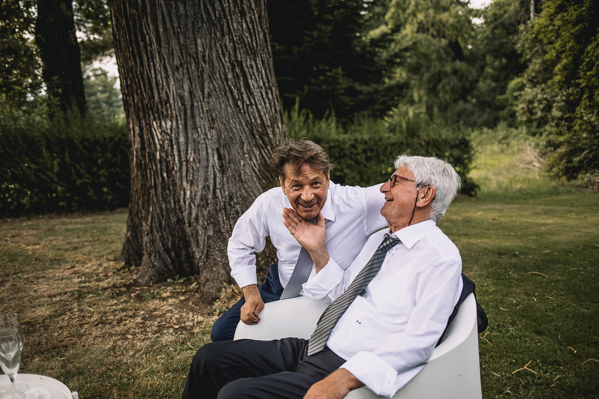 Matrimonio nella Villa dei Marchesi di Moncrivello. Servizio di coppia.Aperitivo.
