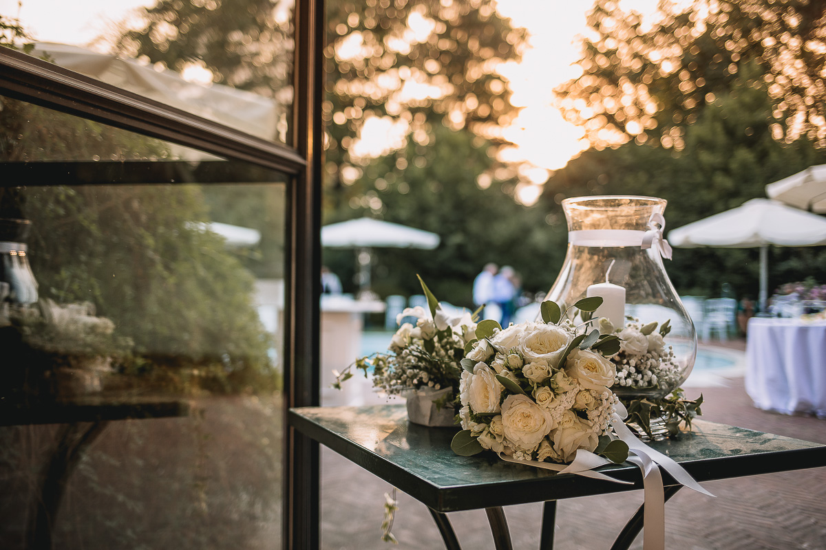 Matrimonio nella Villa dei Marchesi di Moncrivello. Servizio di coppia.Aperitivo.