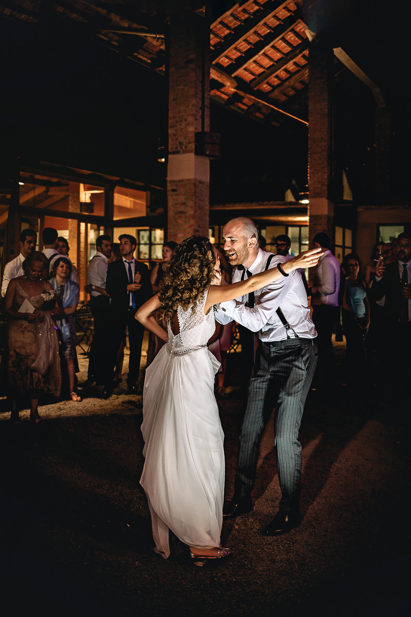 Matrimonio nella Villa dei Marchesi di Moncrivello. Servizio di coppia.Balli.