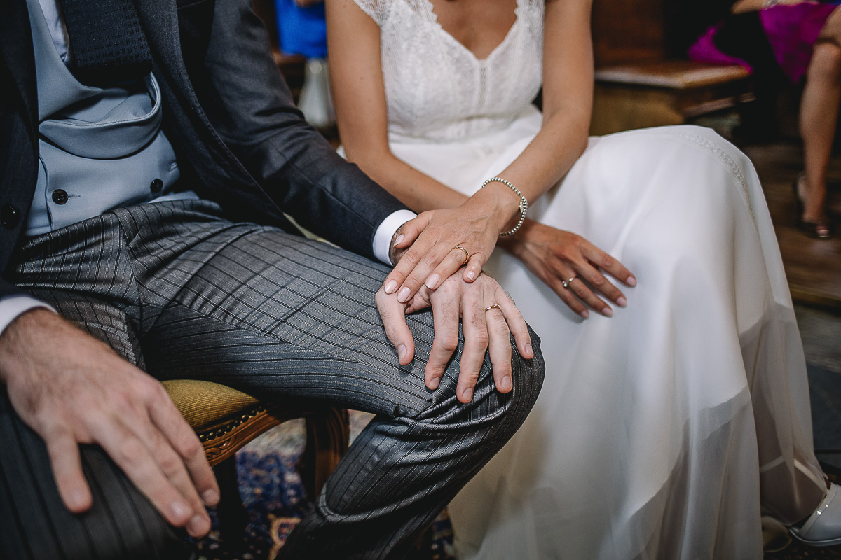 Matrimonio nella Chiesa Parrocchiale di Strambino. Mani degli sposi