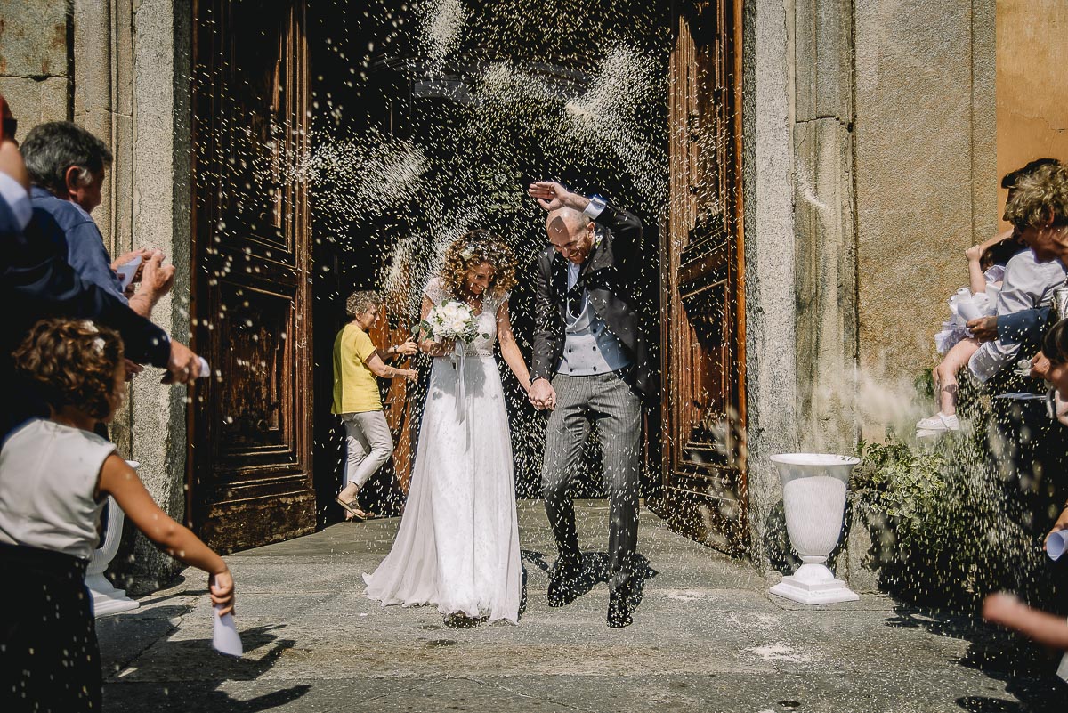 Matrimonio nella Chiesa Parrocchiale di Strambino. Lancio del riso