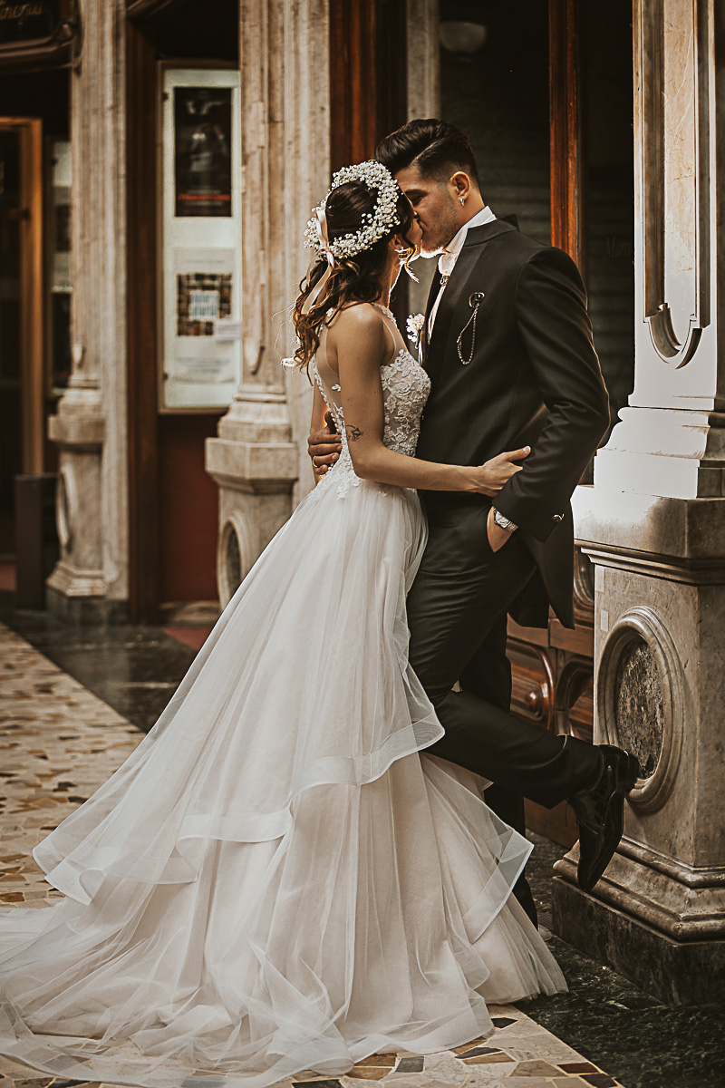 Matrimonio a Torino. Sessione di coppia nella galleria Subalpina