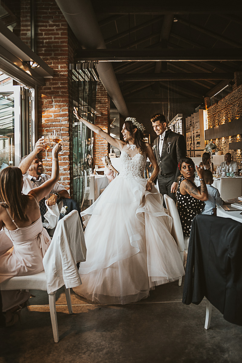 Matrimonio alla Tenuta La Cascinetta di Buriasco. Ricevimento Entrata in sala degli sposi