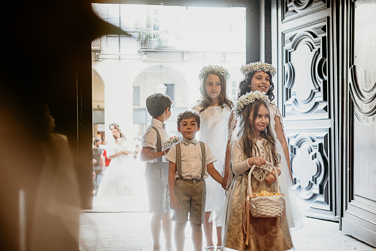 Matrimonio a Torino. Chiesa di san Francesco da Paola. Cerimonia. Entrata di paggetti e damigelle