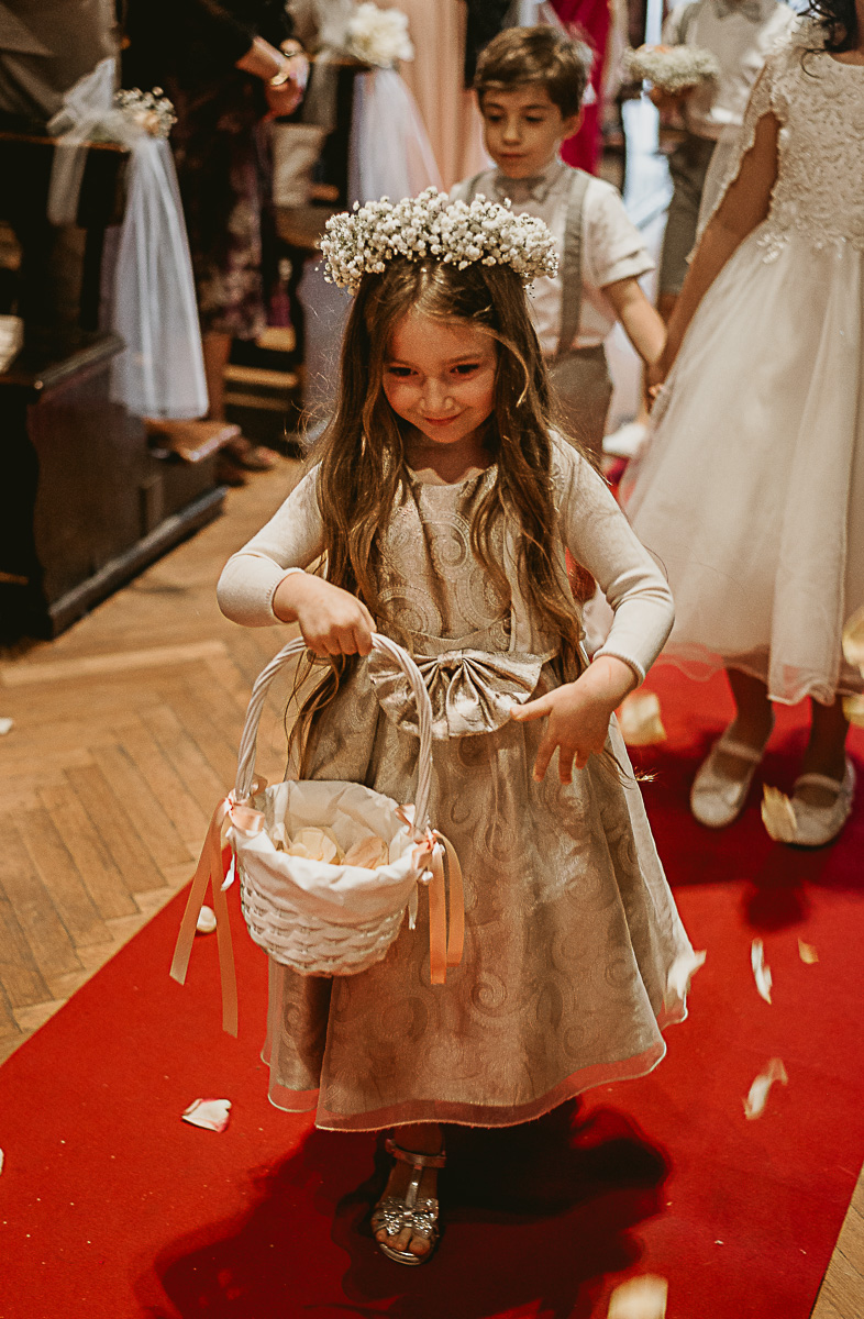 Matrimonio a Torino. Chiesa di san Francesco da Paola. Cerimonia. Flower girl