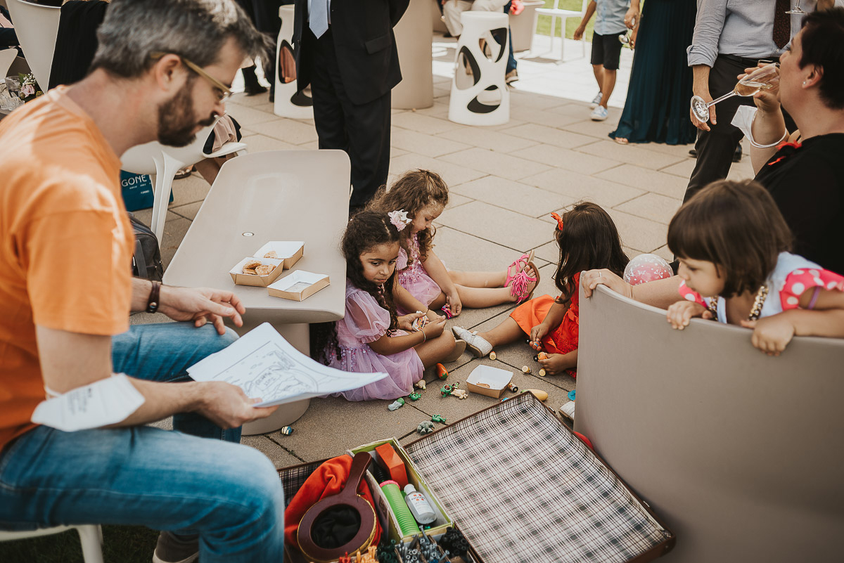 Casa Format, matrimonio italo-marocchino. Aperitivo.Bambini che giocano.