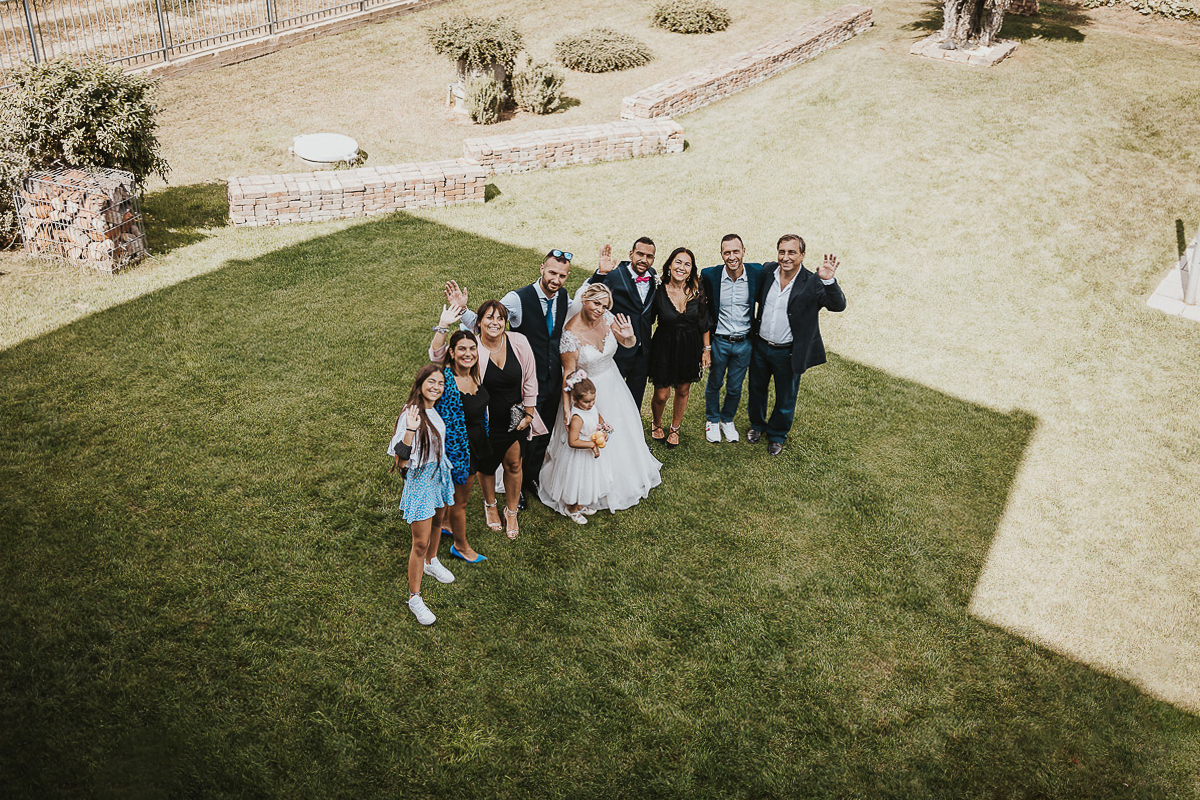 Casa Format, matrimonio italo-marocchino. Aperitivo. Foto di gruppo.