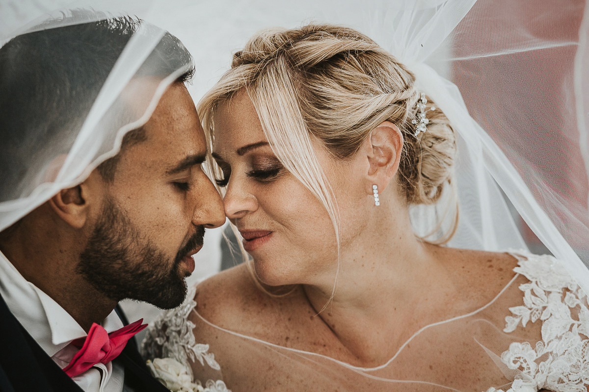 Casa Format, matrimonio italo-marocchino. Sessione di coppia.Sposi sotto il velo.