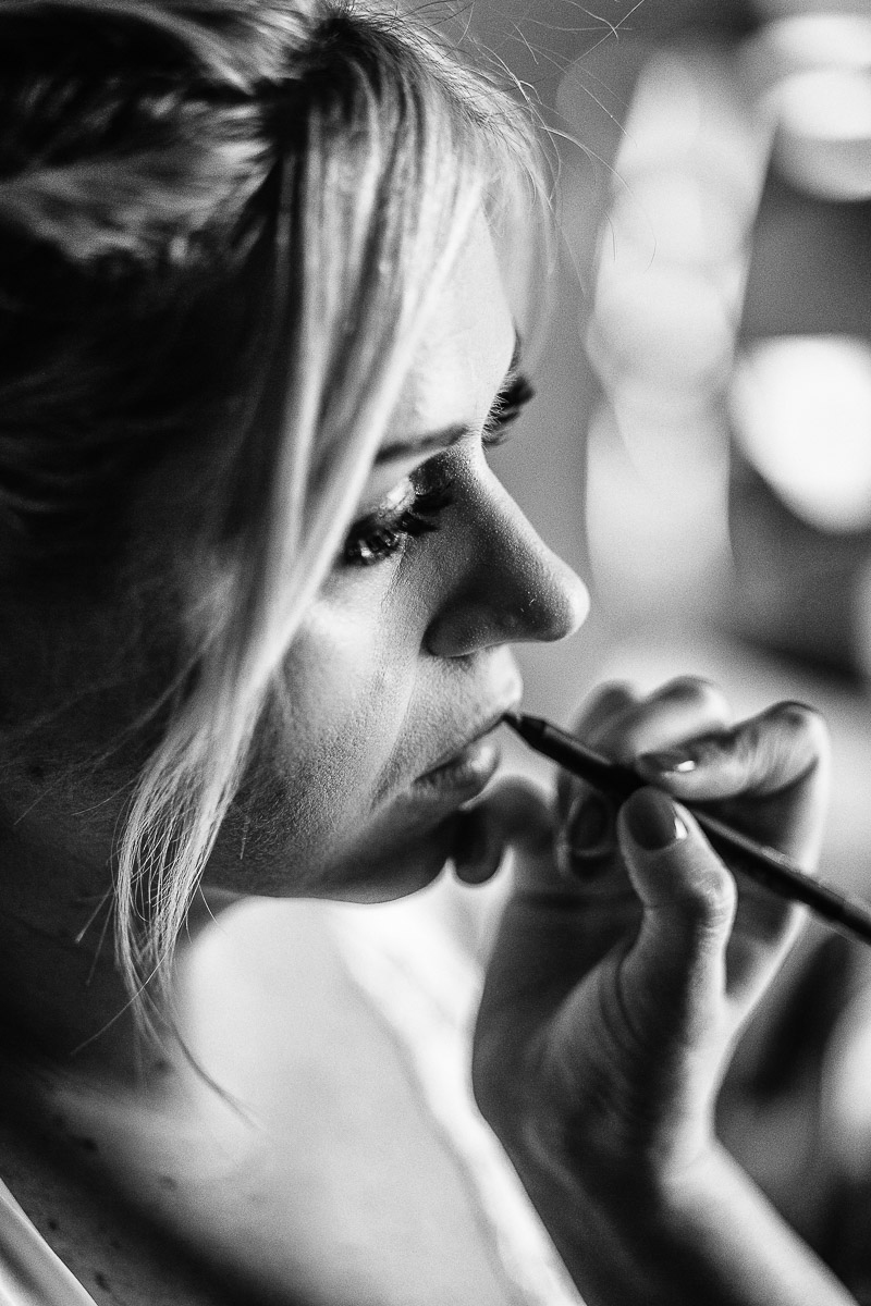 Casa Format, matrimonio italo-marocchino. Preparazione della sposa. Trucco delle labbra.
