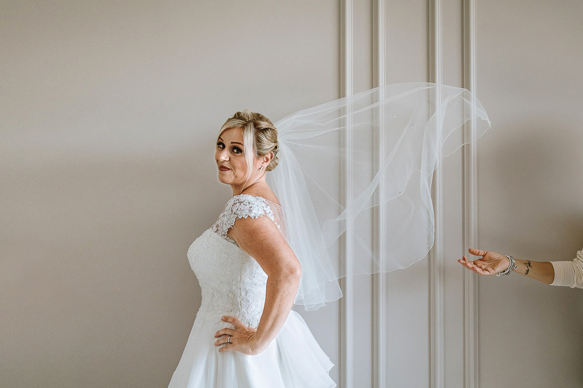 Casa Format, matrimonio italo-marocchino. Preparazione della sposa. Ritratto della sposa. Wp fa volare il velo.