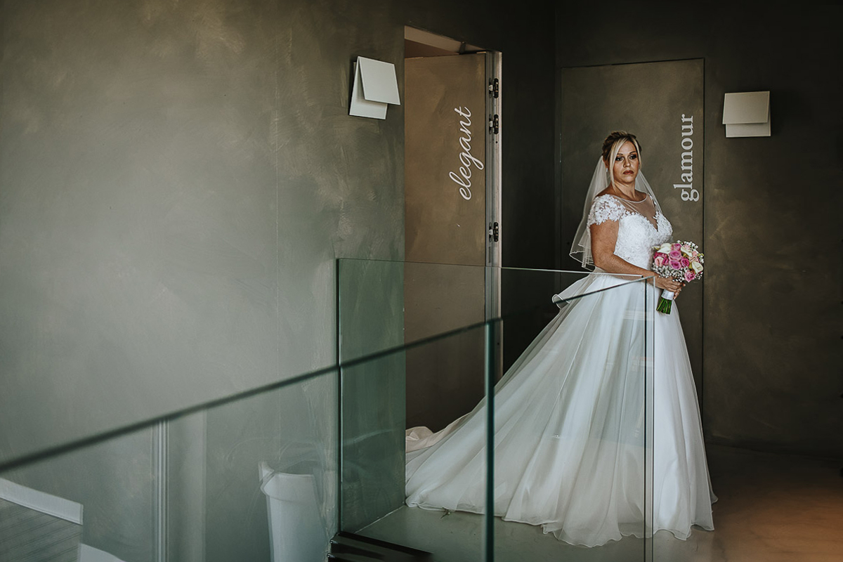Casa Format, matrimonio italo-marocchino. Cerimonia. Sposa esce dalla stanza.