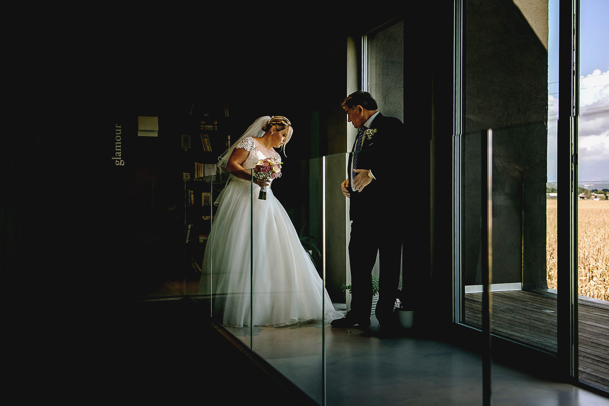 Casa Format, matrimonio italo-marocchino. Cerimonia. Sposa con il padre.