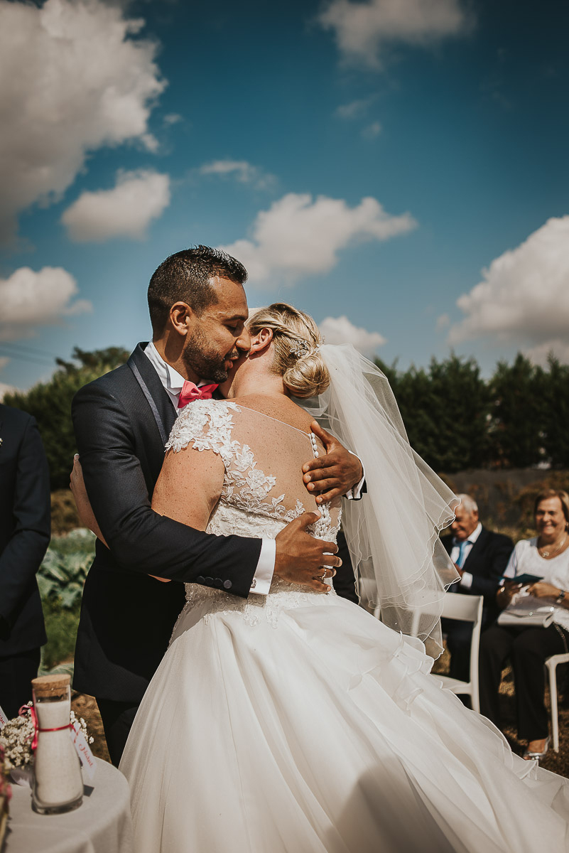 Casa Format, matrimonio italo-marocchino. Cerimonia. Abbraccio.
