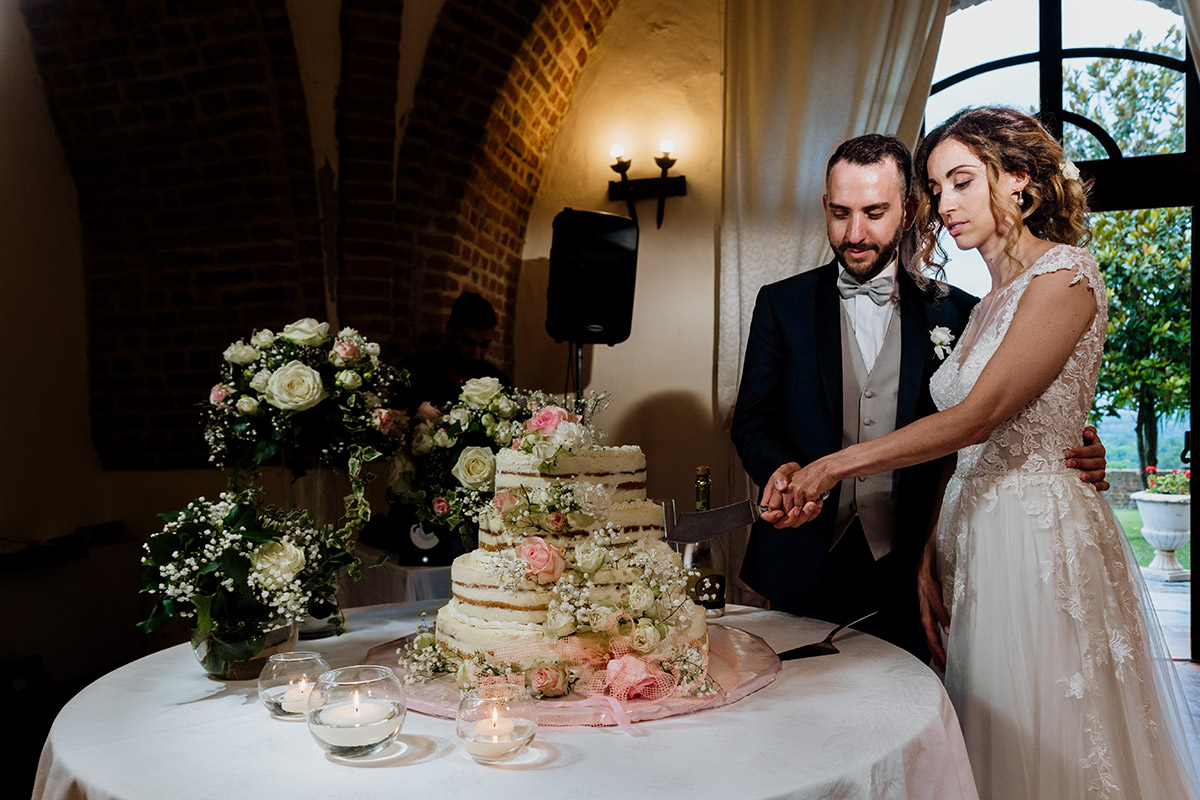 Matrimonio al Castello di Cortanze. Taglio della torta.
