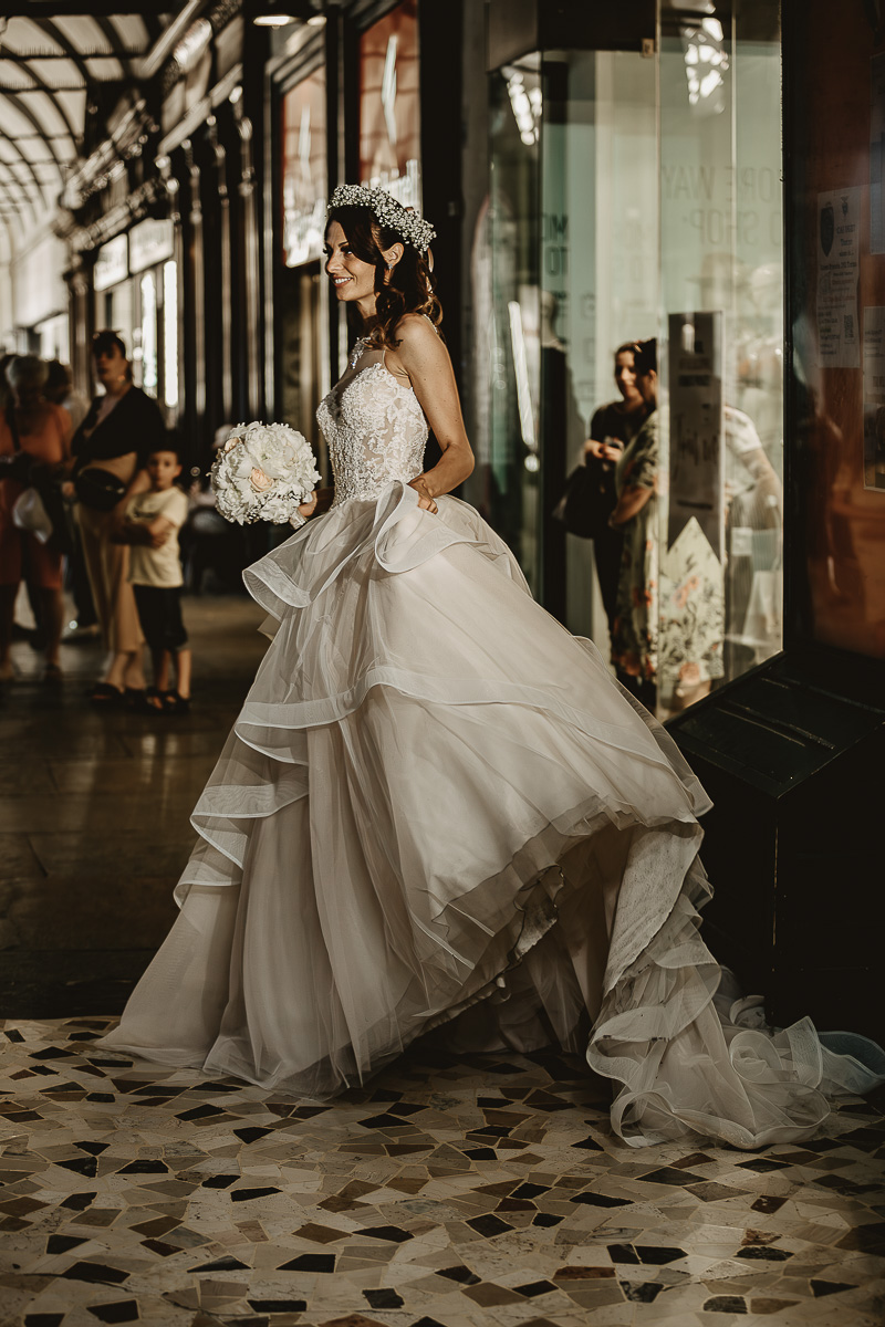 Matrimonio a Torino. Sessione di coppia nella galleria Subalpina
