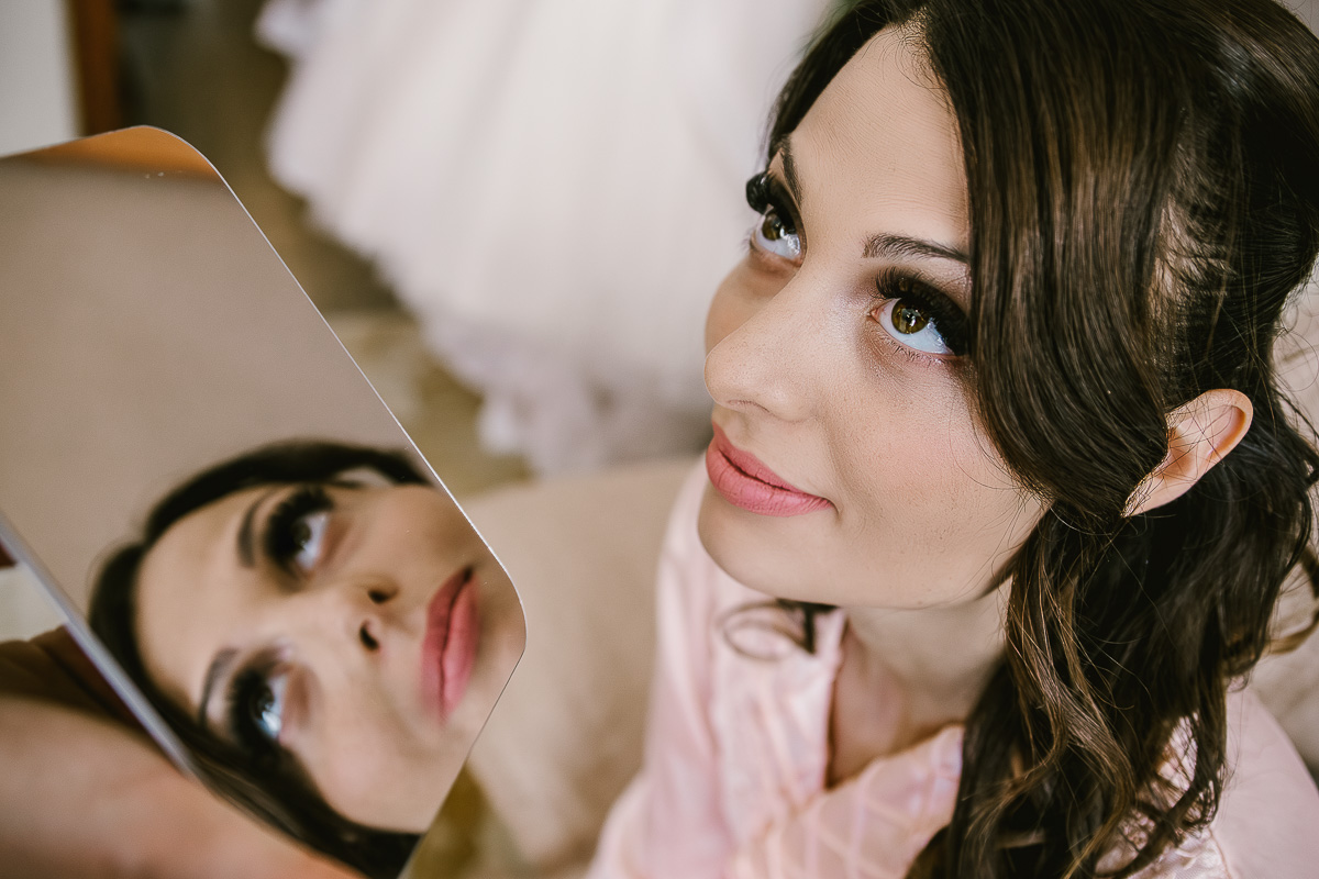 Matrimonio a Torino, preparazione lla sposa. Particolare del make-up della sposa