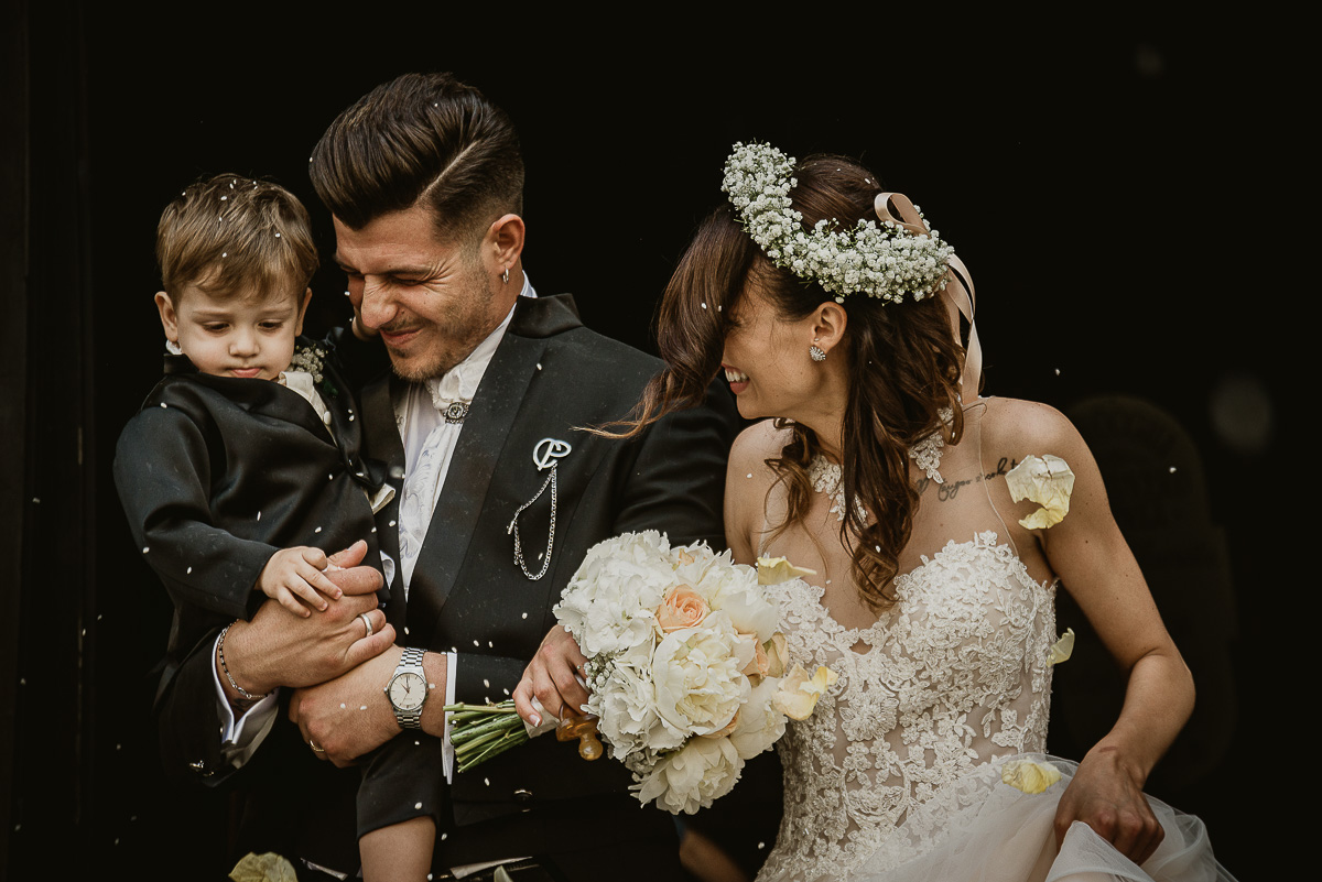Matrimonio a Torino. Chiesa di san Francesco da Paola. Messa.Uscita degli sposi Lancio del riso