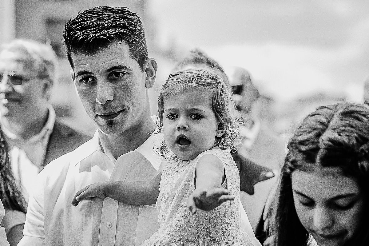 Matrimonio nella Chiesa della Madonna del Pilone a Torino. Cerimonia.Baci e abbracci