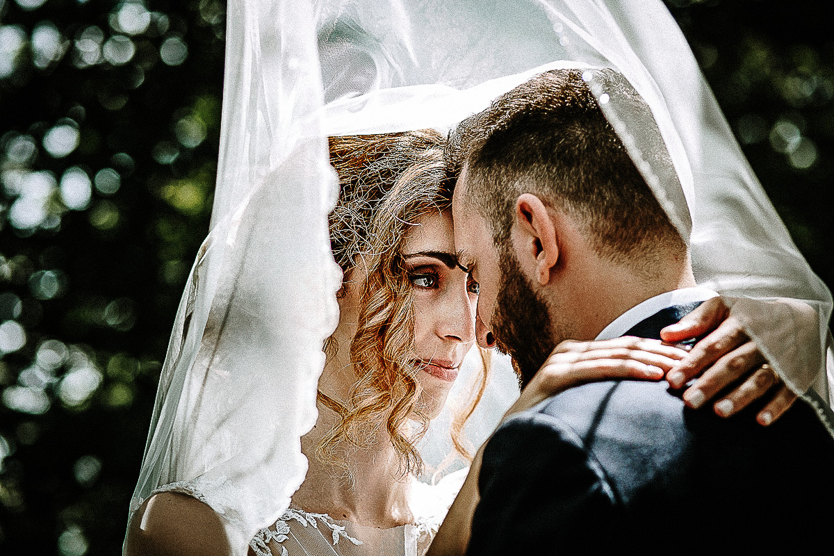 Matrimonio a Superga. Servizio di Coppia. Sposi sotto il velo