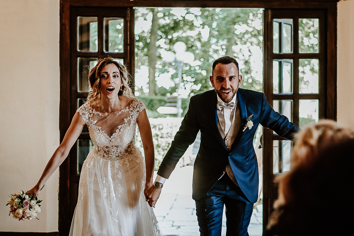 Matrimonio al castello di Cortanze. Pranzo Entrata in sala degli sposi