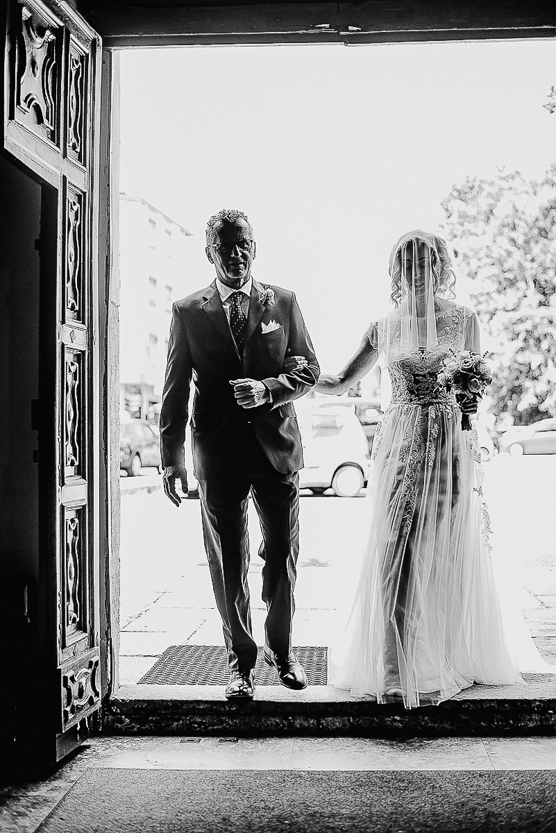 Matrimonio nella Chiesa della Madonna del Pilone a Torino.Ingresso della sposa.