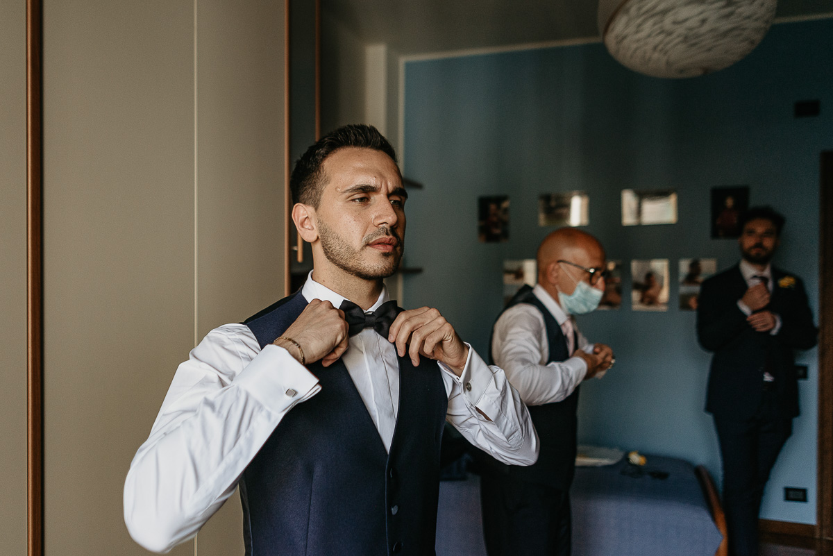 Matrimonio a Torino. Preparazione dello sposo.