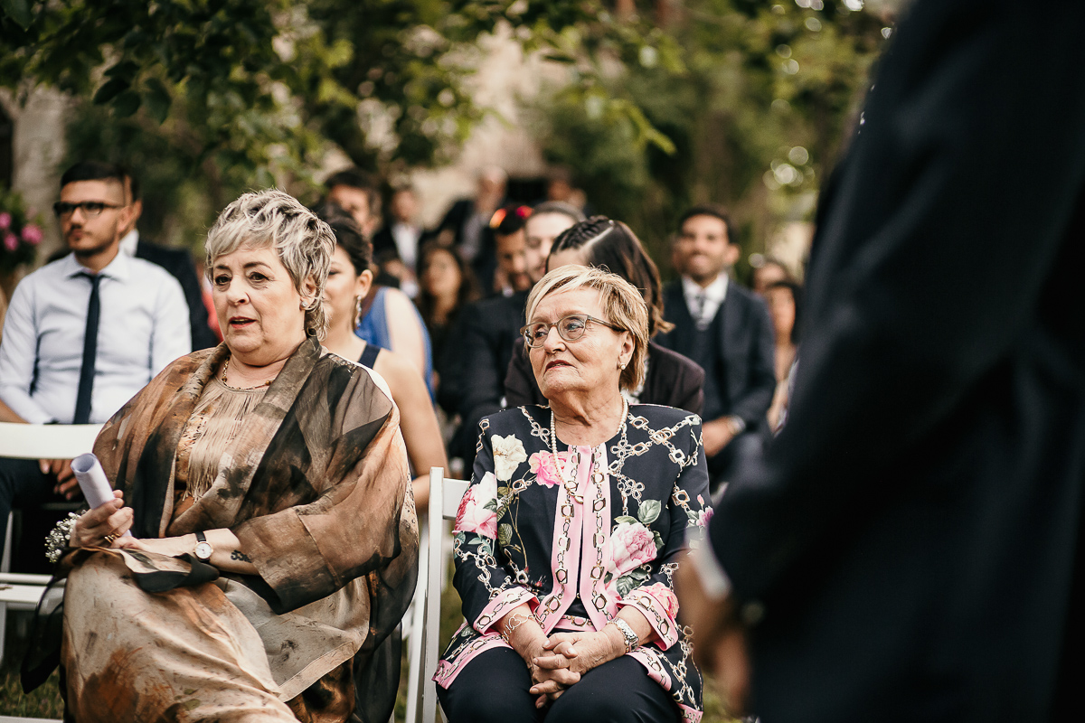Matrimonio a Villa Delfini di Morsasco (AL) nel Monferrato. Cerimonia.. mamma dello sposo e nonna.
