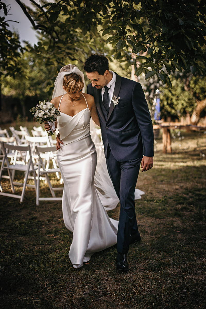 Matrimonio a Villa Delfini di Morsasco (AL) nel Monferrato. Cerimonia.Uscita degli sposi.