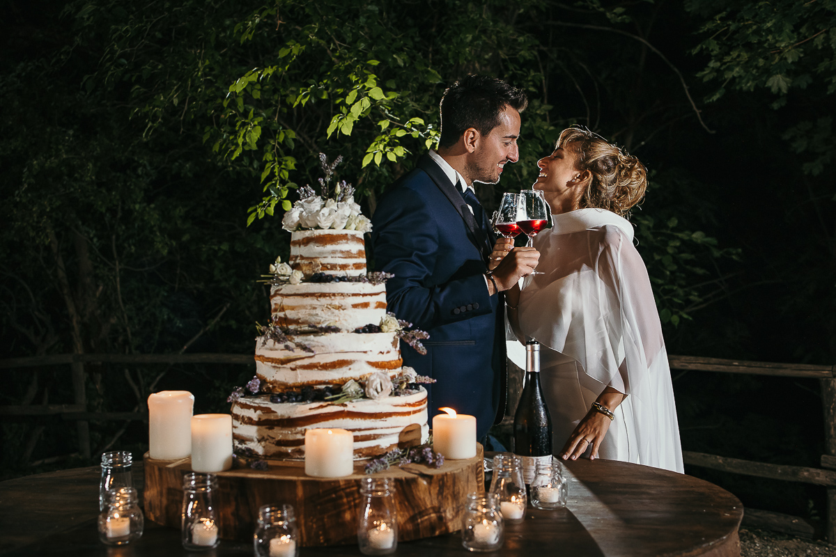 Matrimonio a Villa Delfini di Morsasco (AL) nel Monferrato.Ricevimento. Festa. Taglio della torta. brindisi.