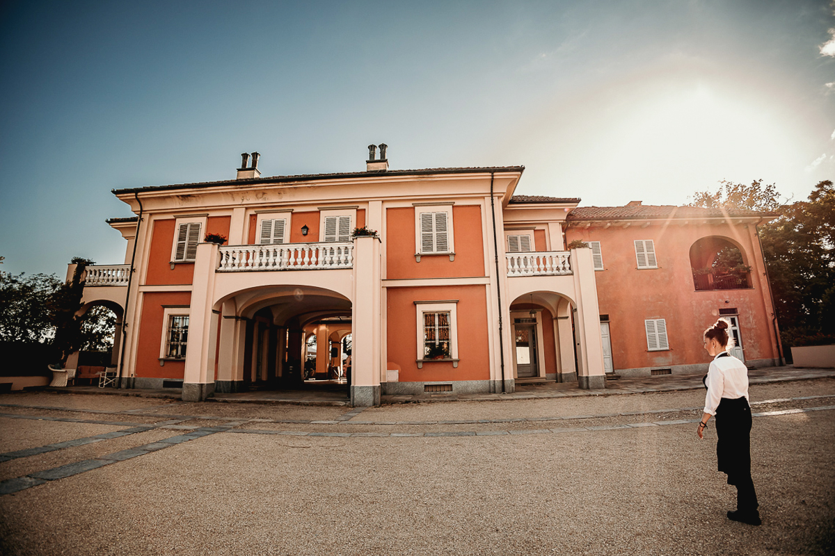 Matrimonio a Villa Fiorita ad Asti. Aperitivo.Location. Panorama