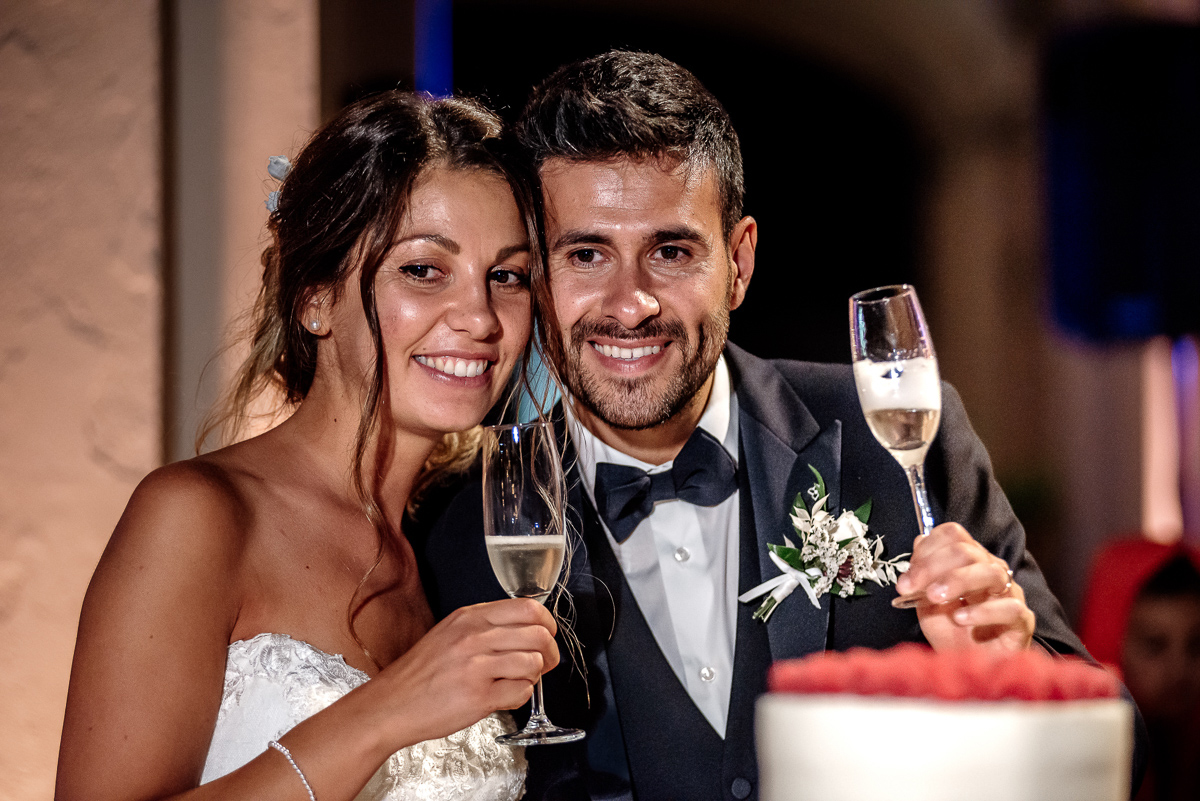 Matrimonio a Villa Fiorita ad Asti. Taglio della torta.Brindisi