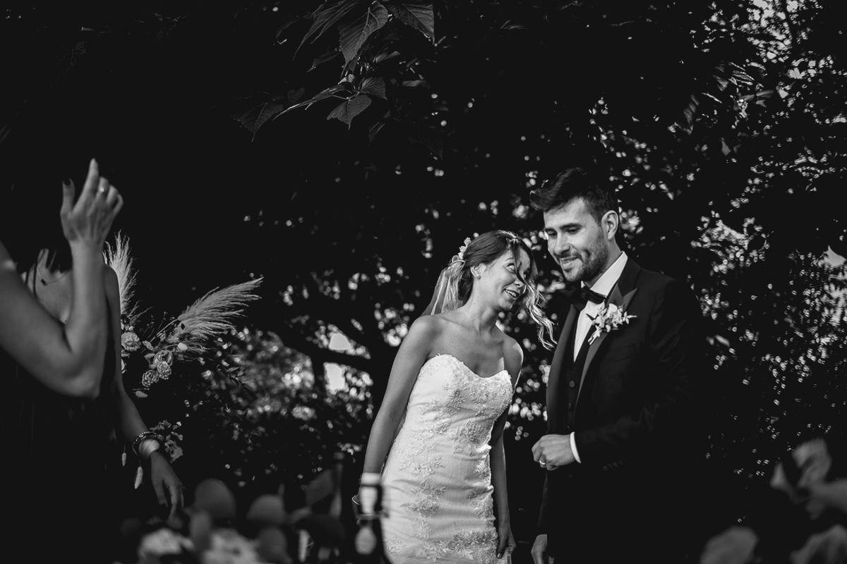 Matrimonio a Villa Fiorita ad Asti. Cerimonia.Bianco e nero.