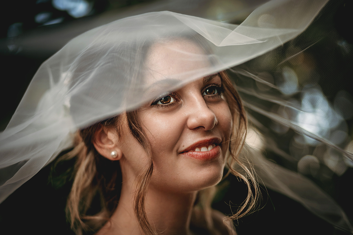 Matrimonio a Villa Fiorita ad Asti. Servizio di coppia.Ritratto della sposa