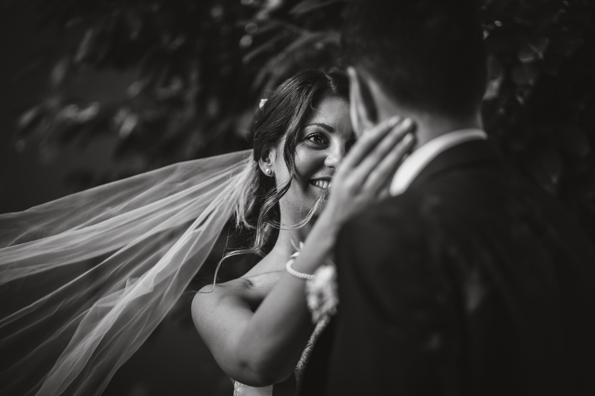 Matrimonio a Villa Fiorita ad Asti. Servizio di coppia.Bianco e nero.