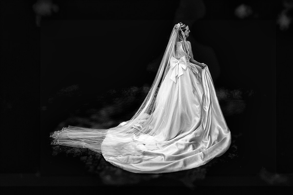 Villa Sassi matrimonio di Giulia e Nicolò. Ritratto della sposa. Bianco e nero.i