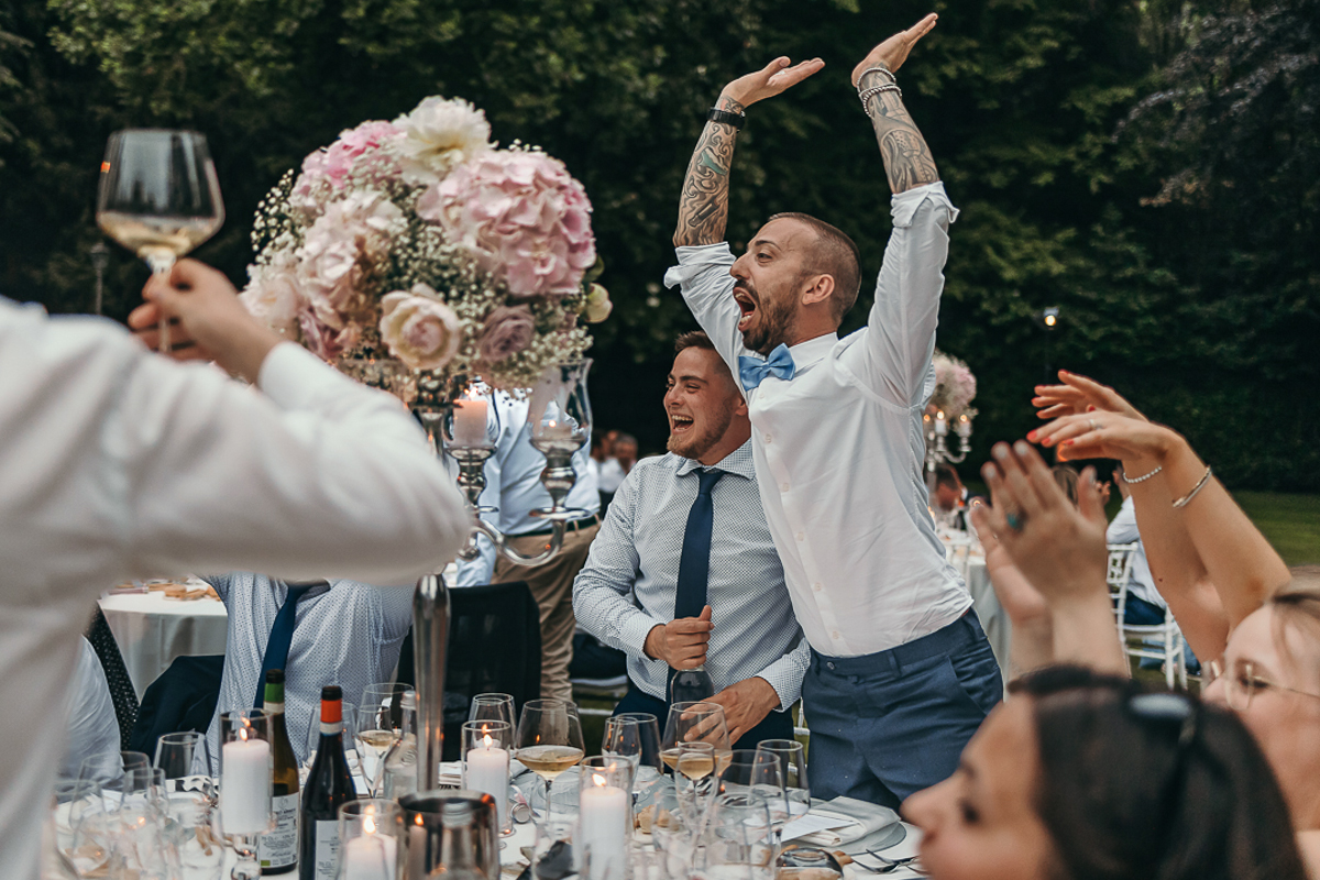 Villa Sassi matrimonio di Giulia e Nicolò. Cena. Amico divertente e divertito.