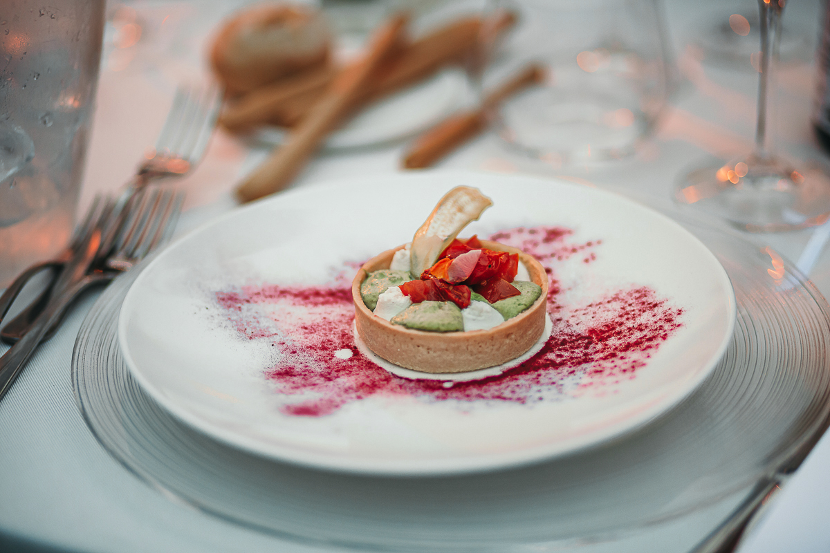 Villa Sassi matrimonio di Giulia e Nicolò. Cena. particolare di una portata.