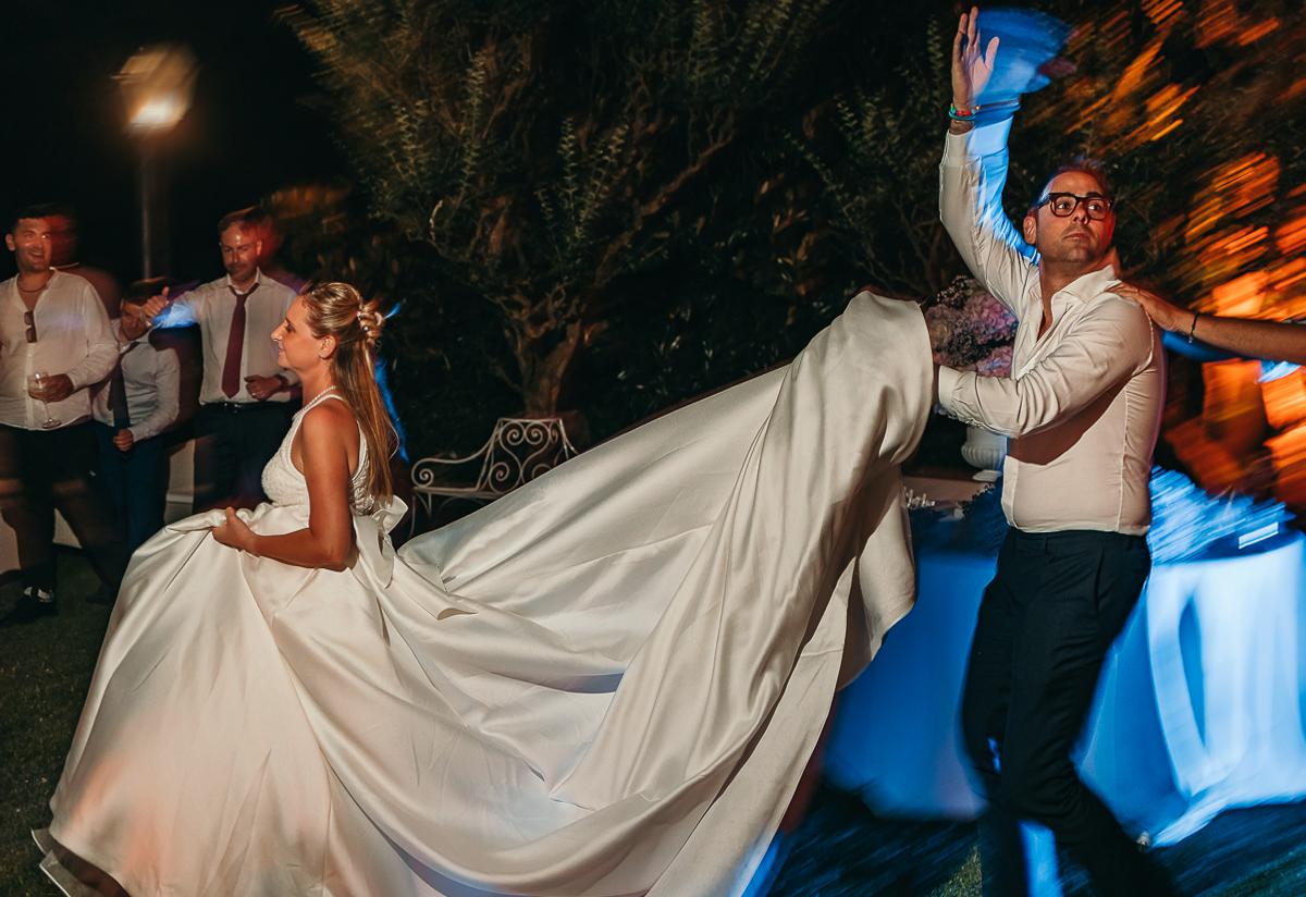 Villa Sassi matrimonio di Giulia e Nicolò.Festa. Balli di gruppo. Trenito.