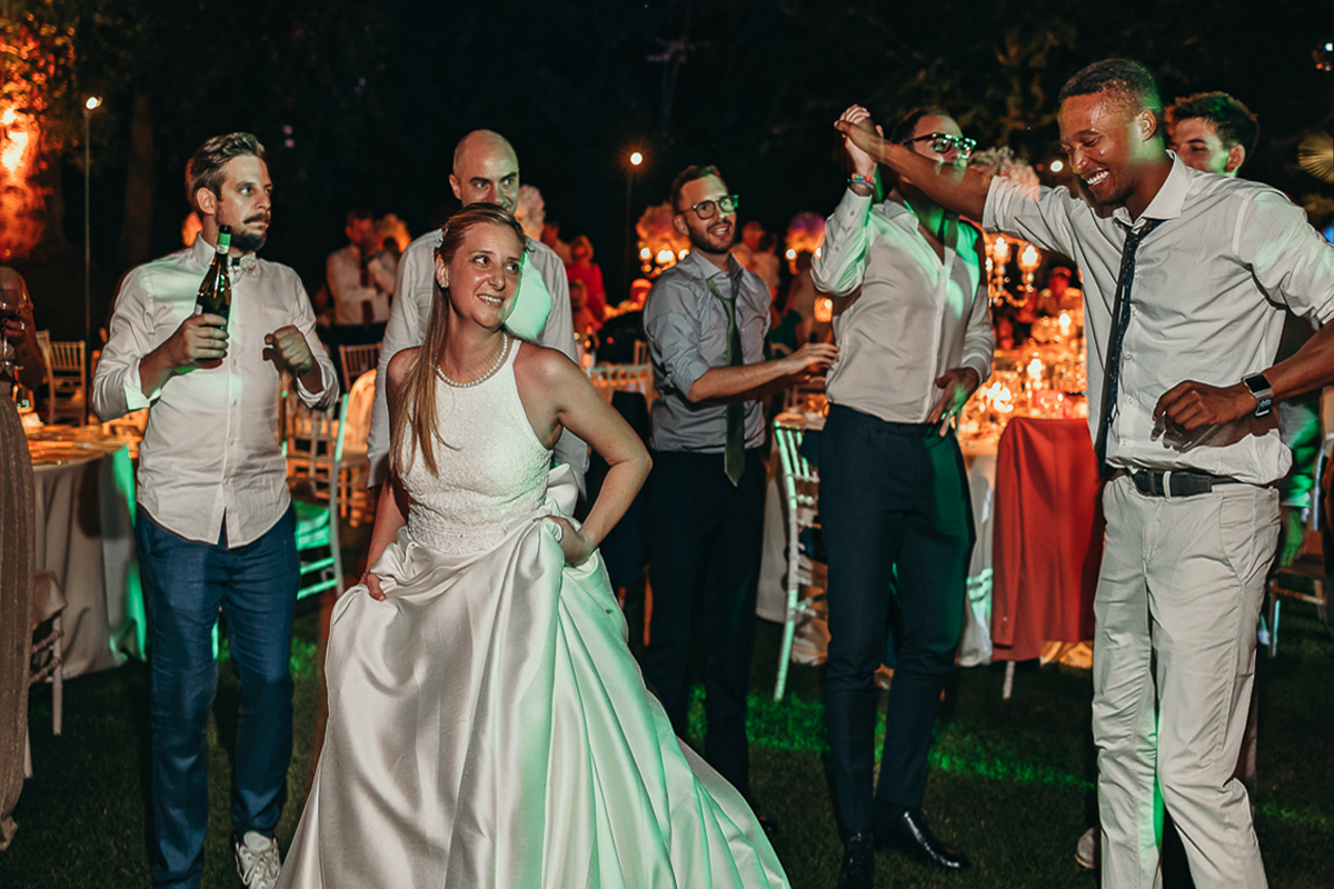 Villa Sassi matrimonio di Giulia e Nicolò.Festa. Balli di gruppo.