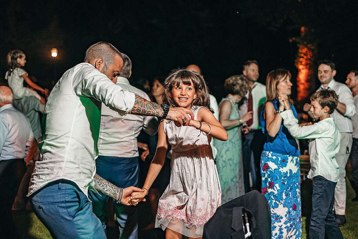 Villa Sassi matrimonio di Giulia e Nicolò.Festa. Balli di gruppo.