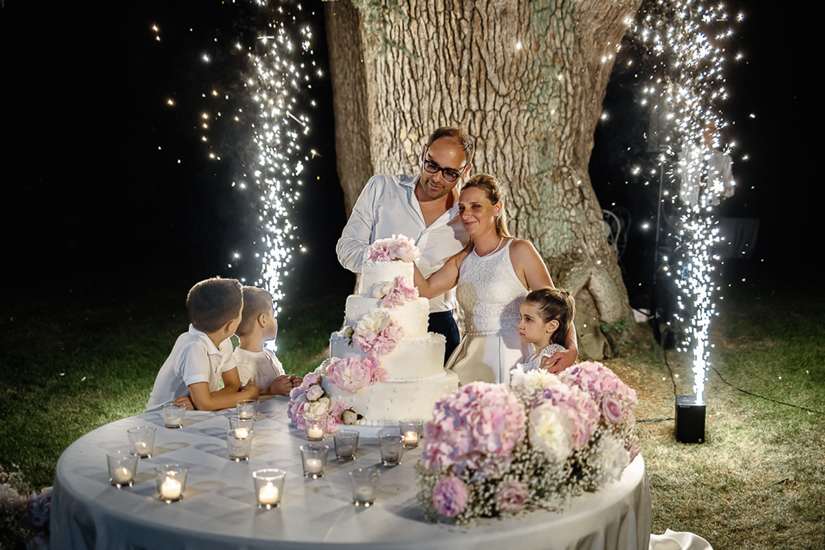 Villa Sassi matrimonio di Giulia e Nicolò.Festa. Taglio della torta.